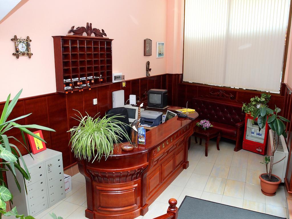 Hotel Manz 2 Pomorie Esterno foto