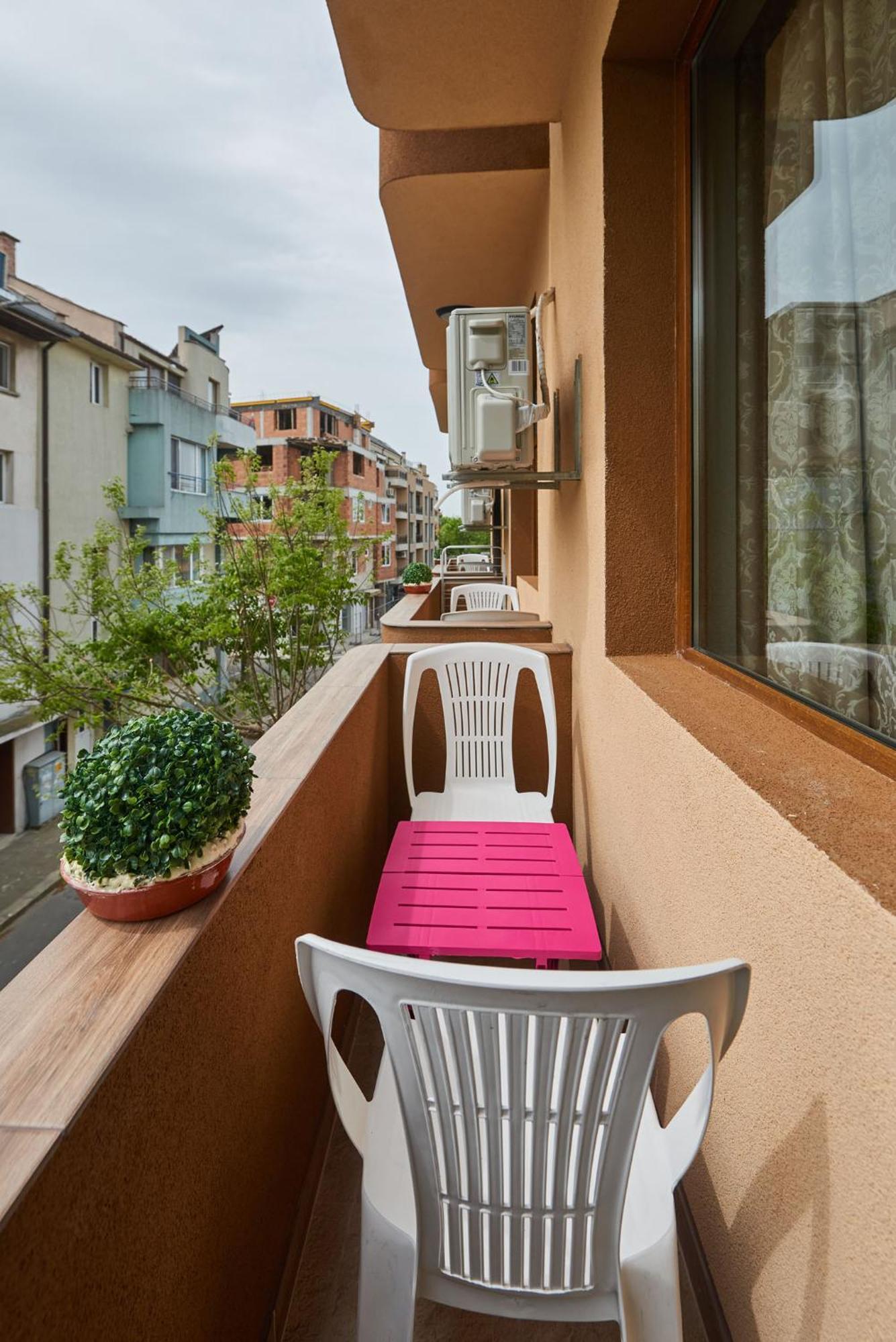Hotel Manz 2 Pomorie Esterno foto